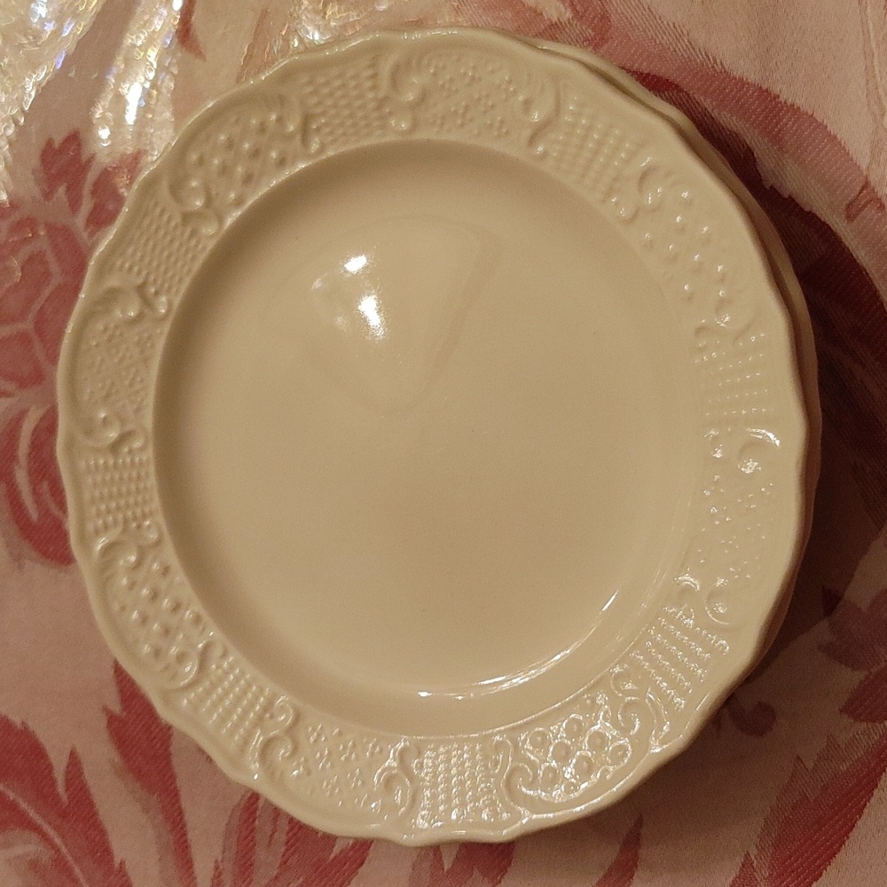🍽️ (4) Canonsburg Pottery Dessert Plates
